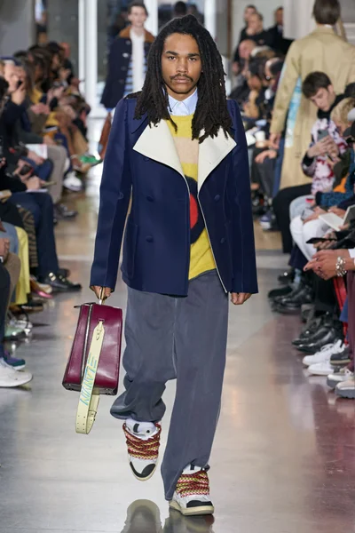 Look 37